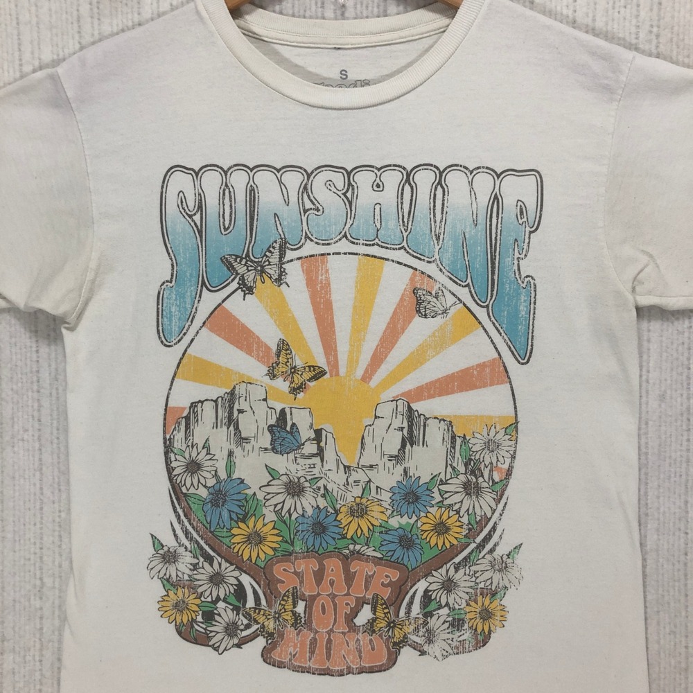 Goodie Two Sleeves Sunshine State of Mind Graphic T-Shirt White Small Retro Boho
